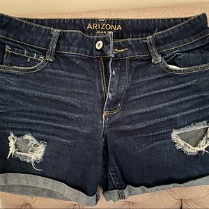 Arizona brand, ripped, zip front, cuffed hem denim shorts size 9